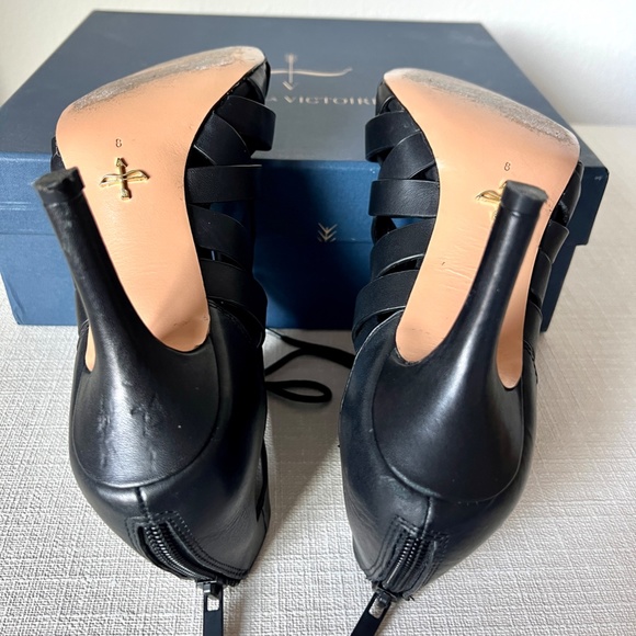 Pour La Victoire Camila Lattice Sandal - Polished Leather - Size 8M - Black - Picture 7 of 8